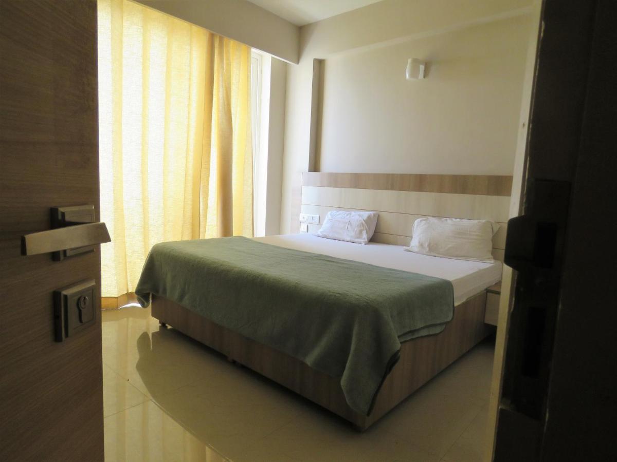Vrindavan Inn Luaran gambar