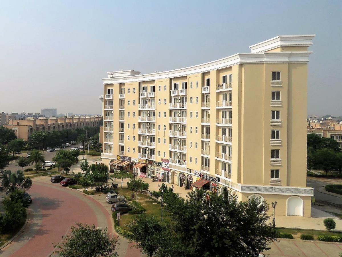 Vrindavan Inn Luaran gambar