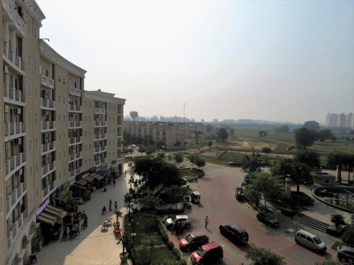 Vrindavan Inn Luaran gambar