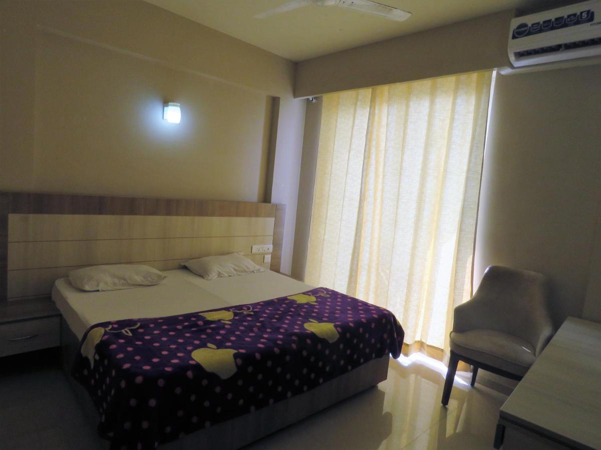 Vrindavan Inn Luaran gambar